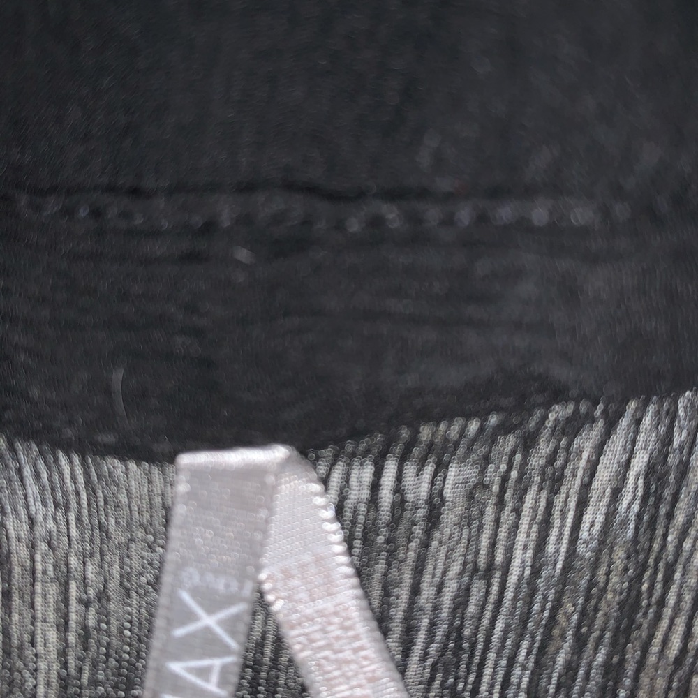 Blouse ๐ - Picture 2 of 3